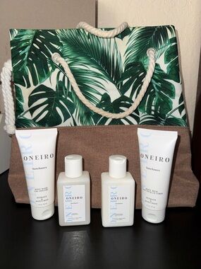 Oneiro Sunchasers: Body Wash Body Milk Shampoo & Conditioner plus Tropical Tote